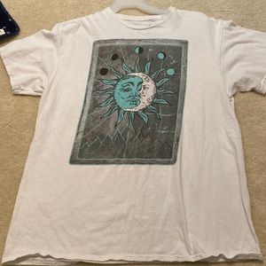 Size Large, From 5 Below, white tee